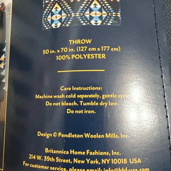 Pendleton Plush Throw - Picture 5 of 6